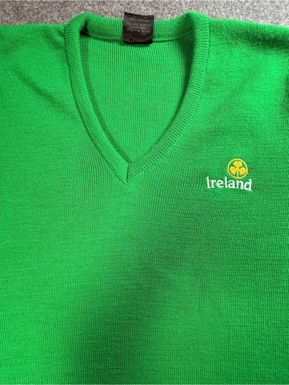 Vintage Blarney Castle Ireland Green V-Neck Shamrock Sweater Size S - Picture 3 of 13